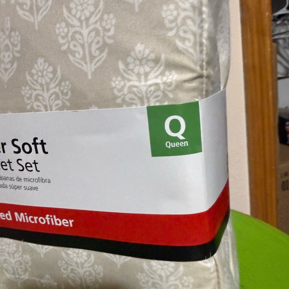 Mainstays Brushed Microfiber Sheet Set in Cream - Picture 2 of 4
